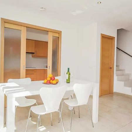 Ona Villa
