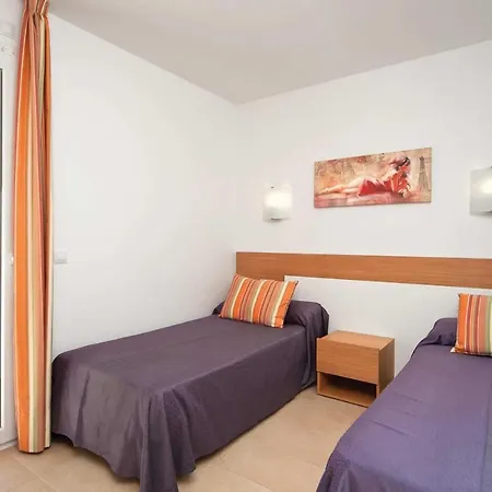 Ona Villa *